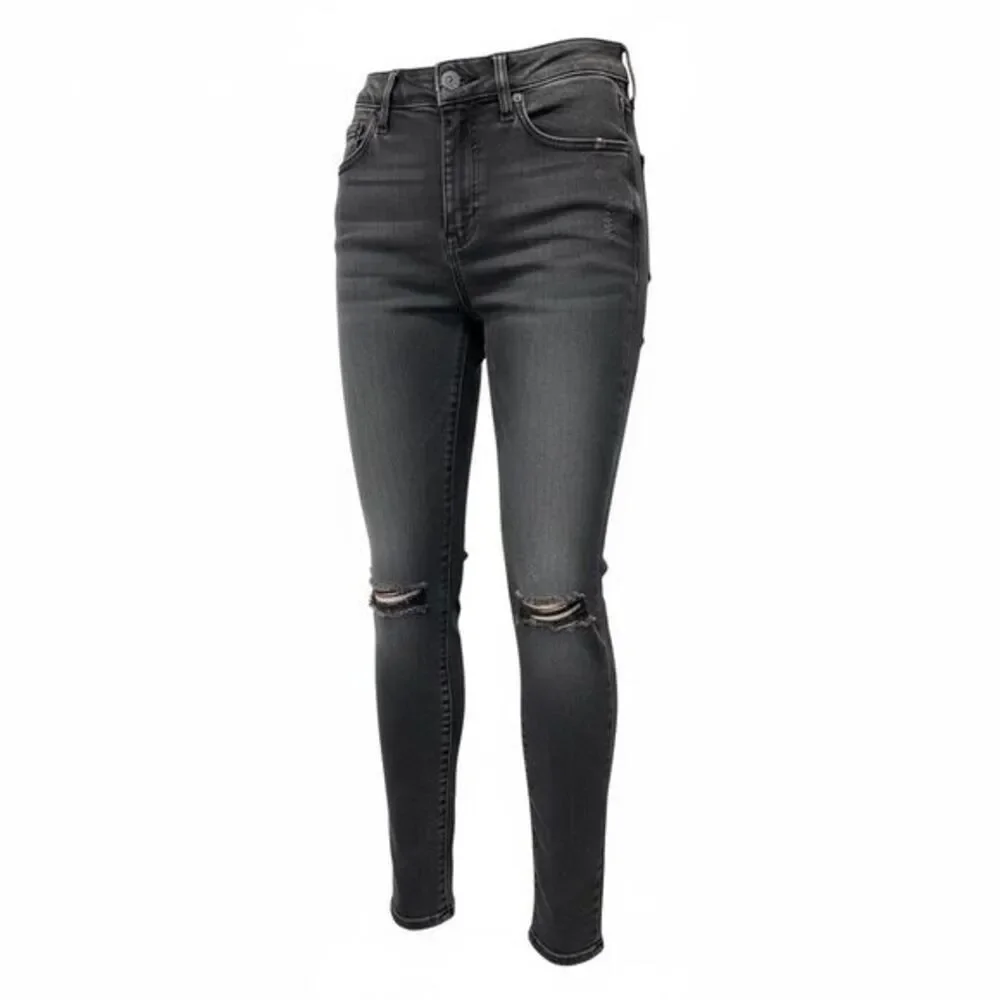 EUC Seven7 Women's Distressed Black Tummyless High Rise Skinny Jeans - Size 6 - Picture 2 of 10
